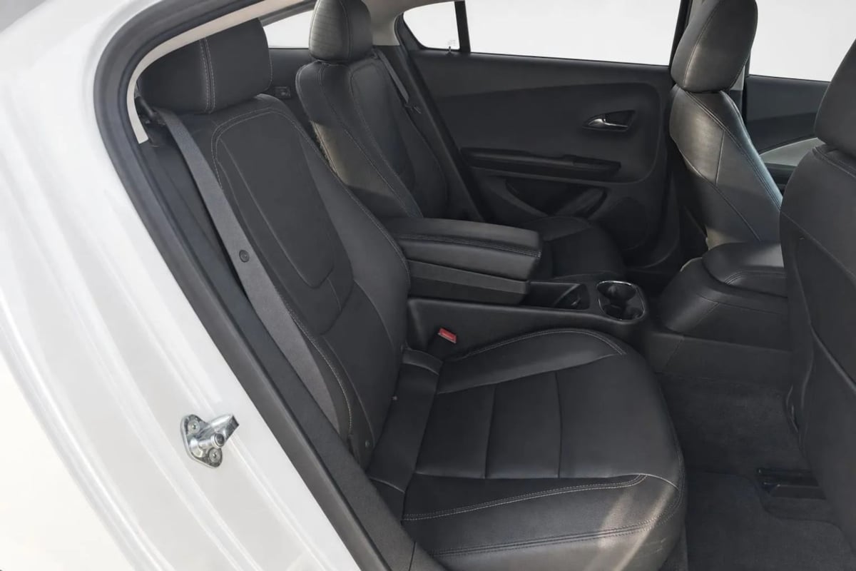 Chevrolet Volt photo 14