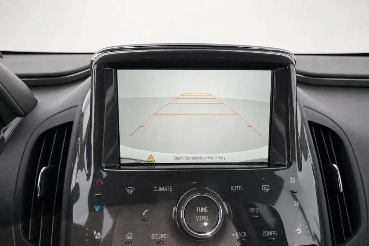 Chevrolet Volt photo 18