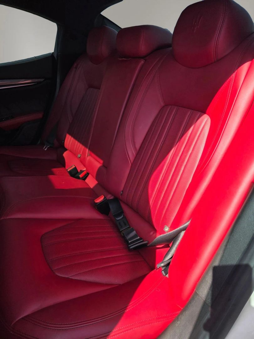 Photo 12 of this Maserati Ghibli