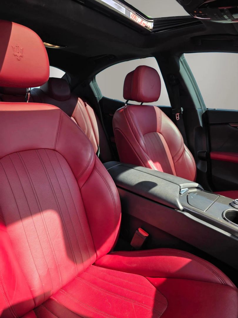 Photo 14 of this Maserati Ghibli