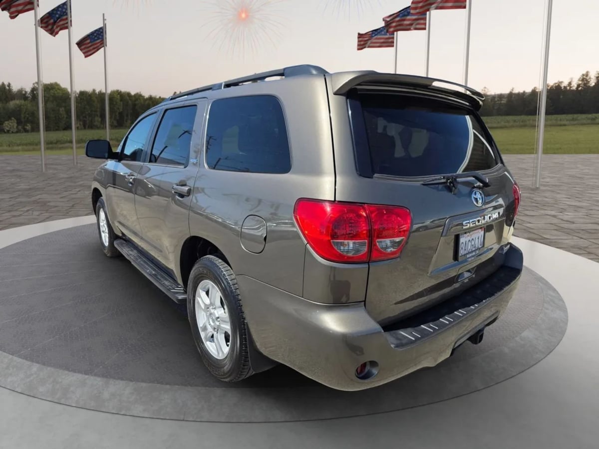 Photo 4 of this Toyota Sequoia