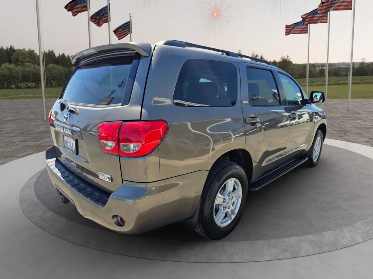 Photo 5 of this Toyota Sequoia