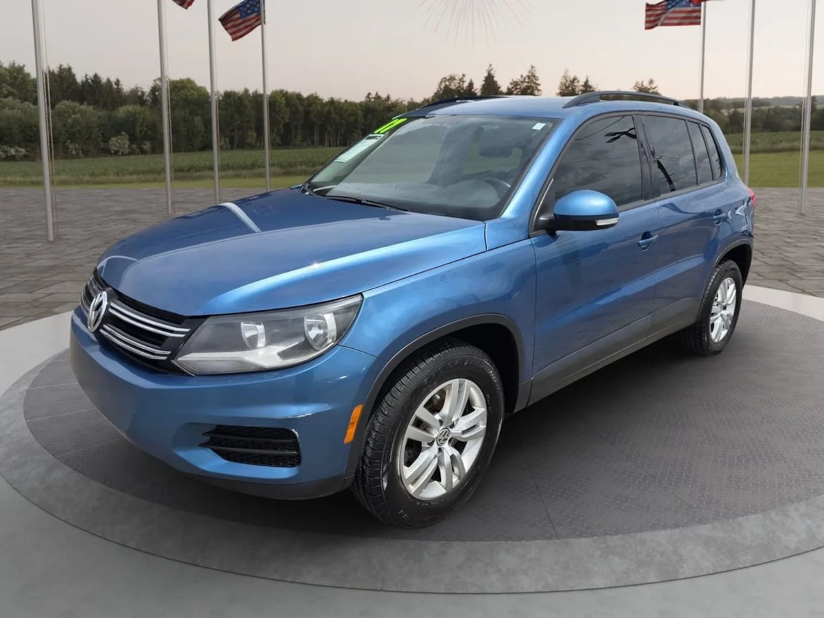 Photo 2 of this Volkswagen Tiguan