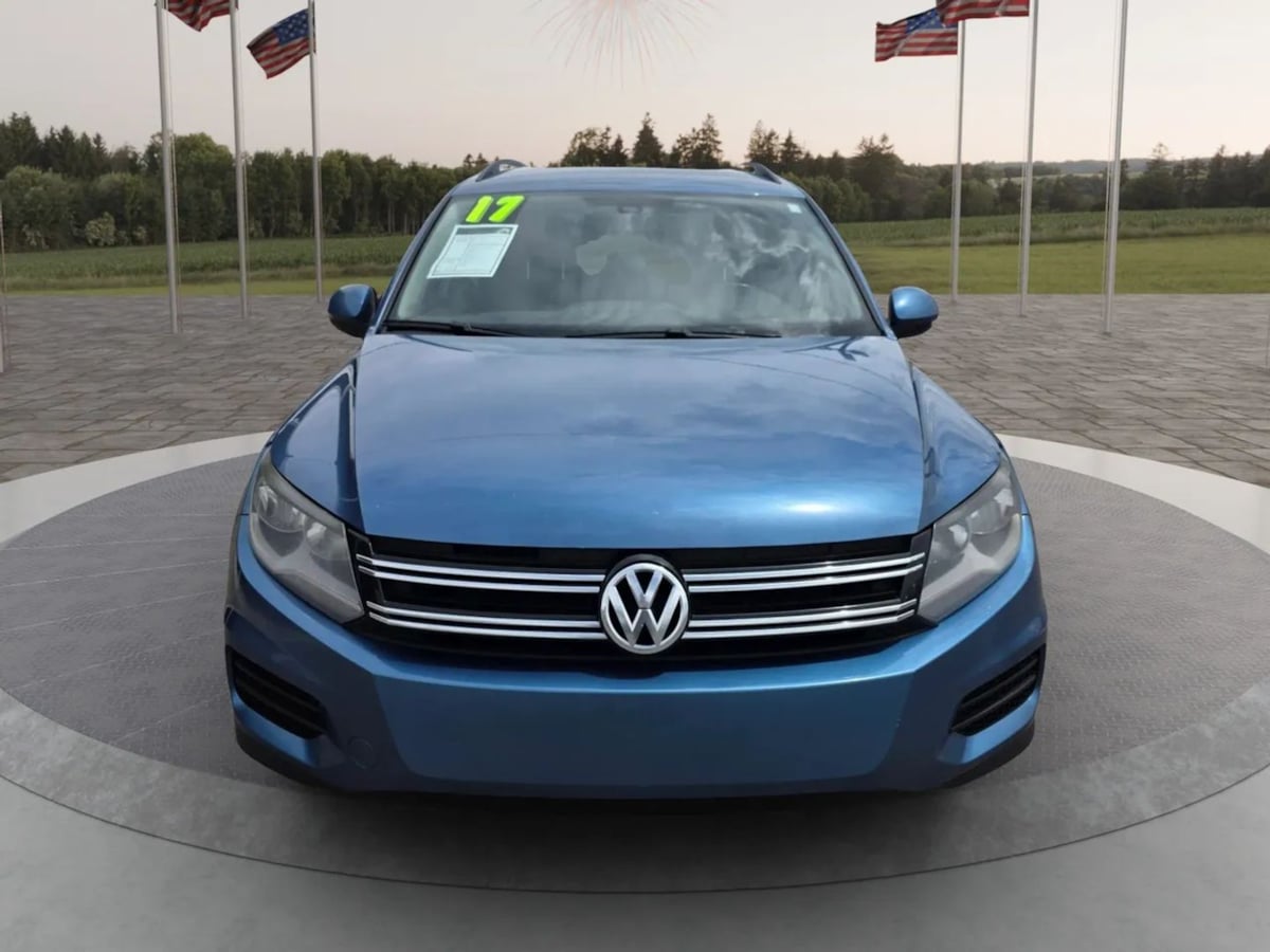 Photo 3 of this Volkswagen Tiguan