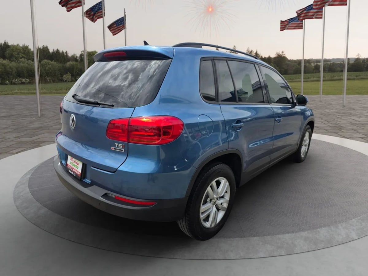 Photo 5 of this Volkswagen Tiguan