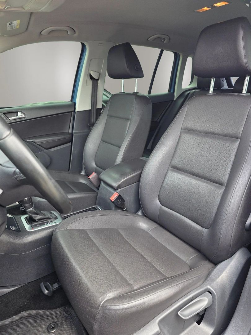 Photo 10 of this Volkswagen Tiguan