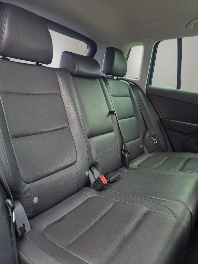 Photo 12 of this Volkswagen Tiguan