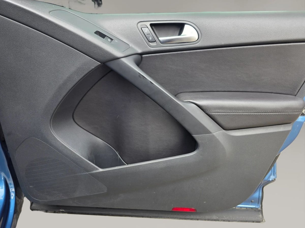 Photo 15 of this Volkswagen Tiguan