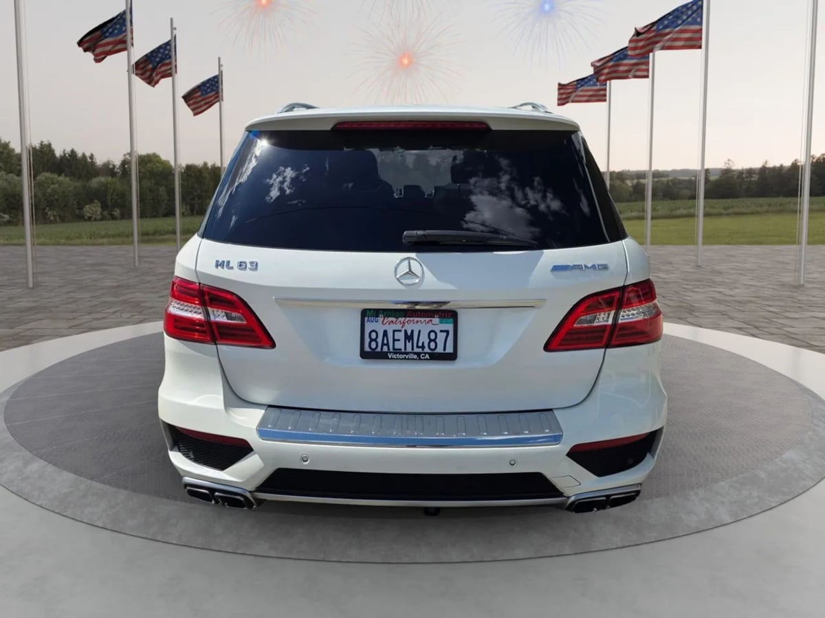 Photo 6 of this Mercedes-Benz ML 63