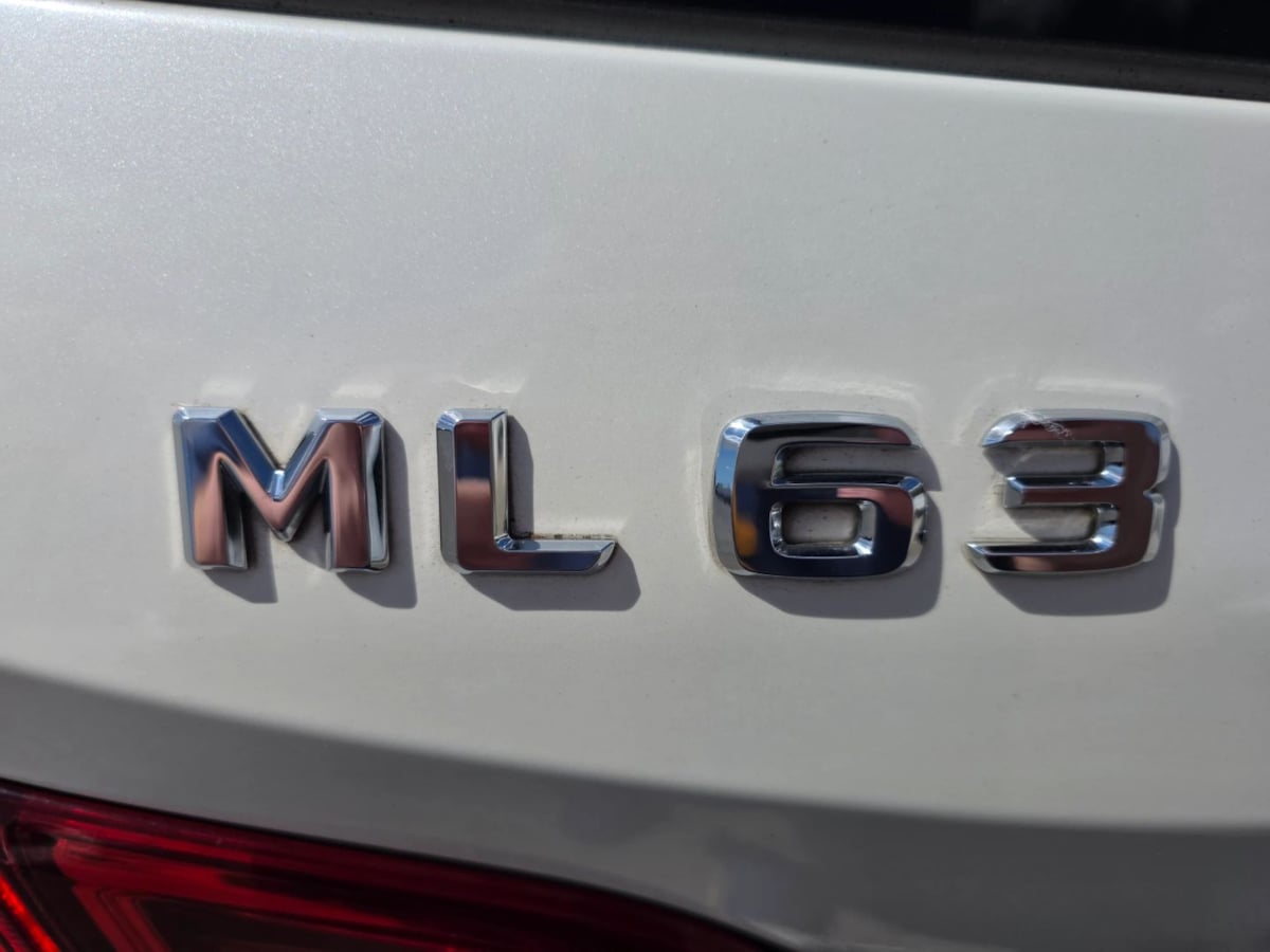 Photo 7 of this Mercedes-Benz ML 63