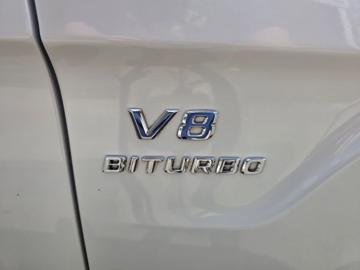 Photo 9 of this Mercedes-Benz ML 63