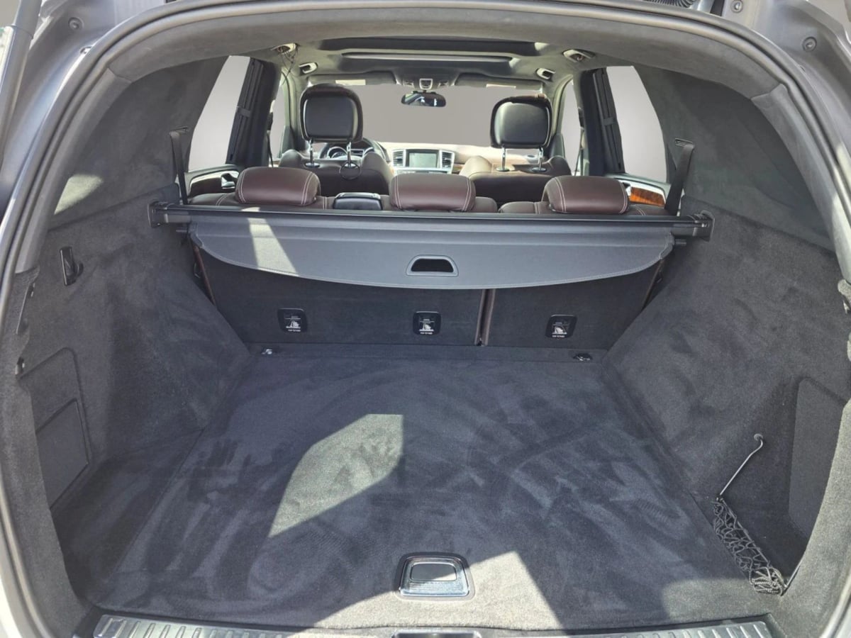 Photo 18 of this Mercedes-Benz ML 63