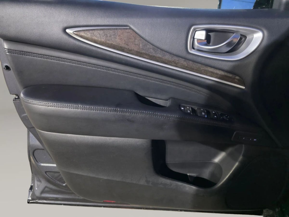 Photo 16 of this INFINITI QX60