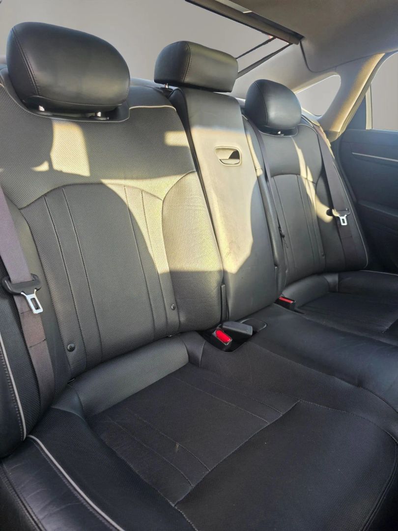 Photo 12 of this Hyundai Genesis
