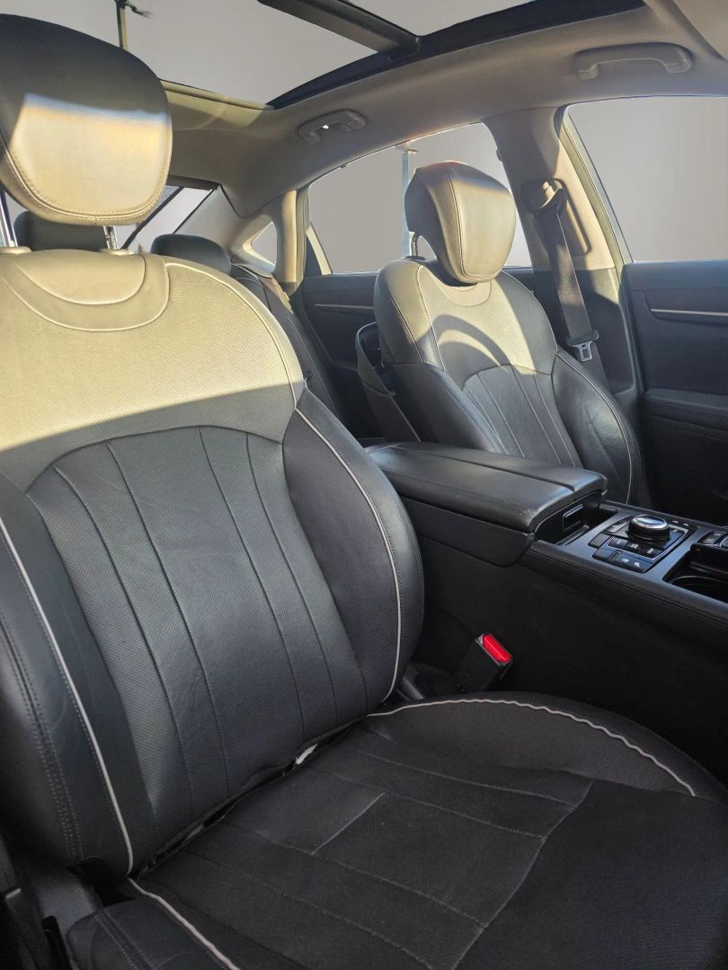 Photo 13 of this Hyundai Genesis