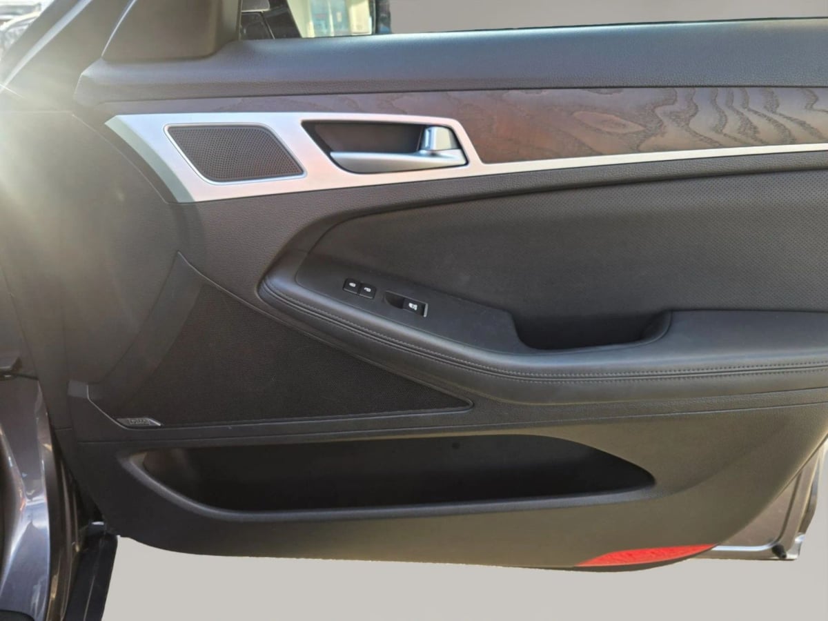 Photo 15 of this Hyundai Genesis