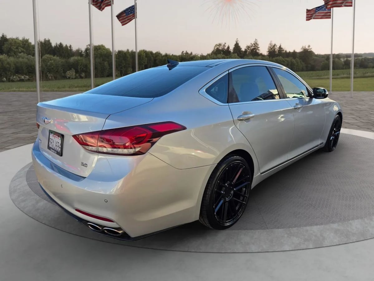 Photo 5 of this Hyundai Genesis