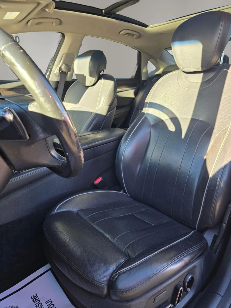 Photo 11 of this Hyundai Genesis