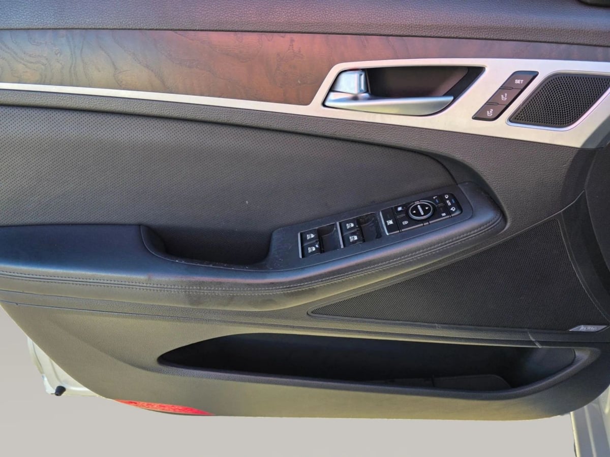 Photo 15 of this Hyundai Genesis