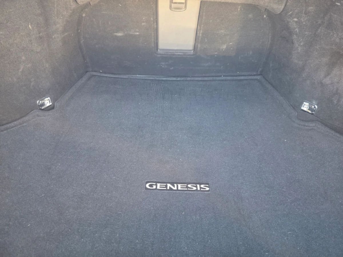 Photo 17 of this Hyundai Genesis