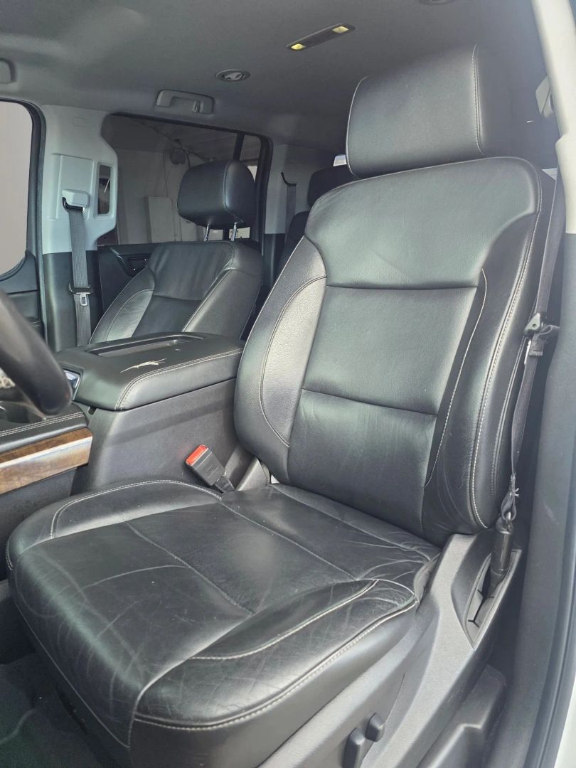 Photo 10 of this Chevrolet Suburban