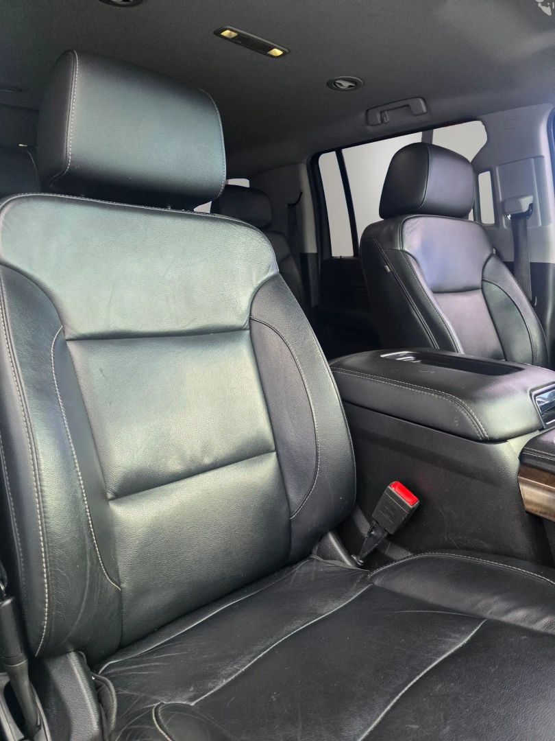 Photo 15 of this Chevrolet Suburban