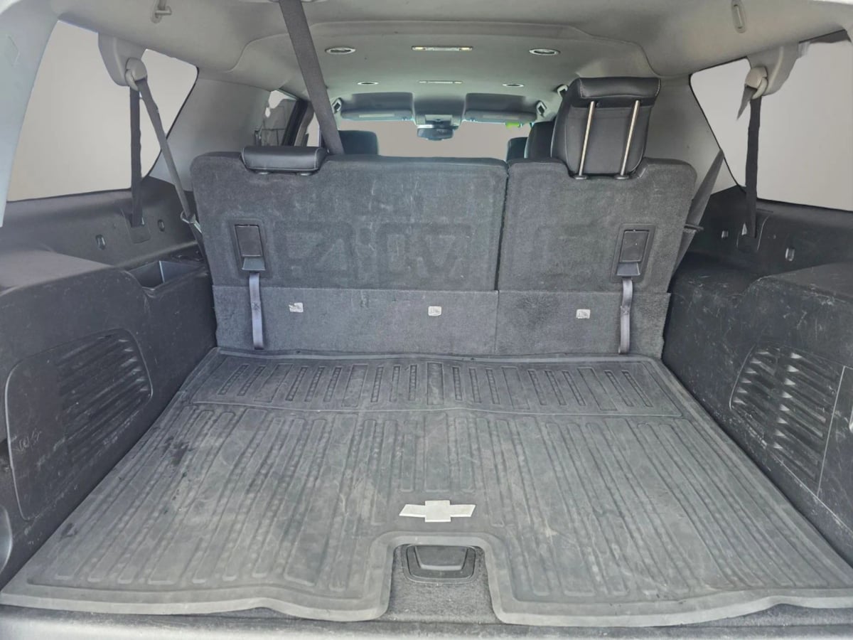 Photo 18 of this Chevrolet Suburban
