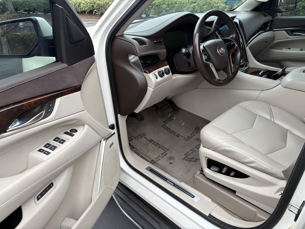 2015 Cadillac Escalade Luxury - Photo 10
