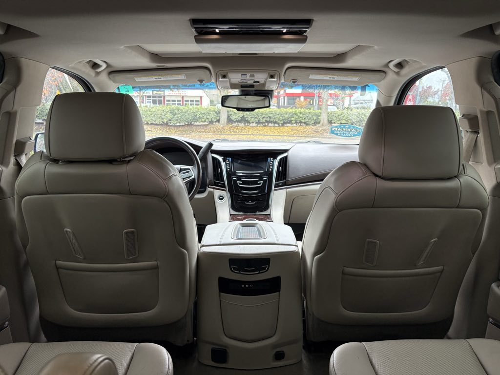 2015 Cadillac Escalade Luxury - Photo 13