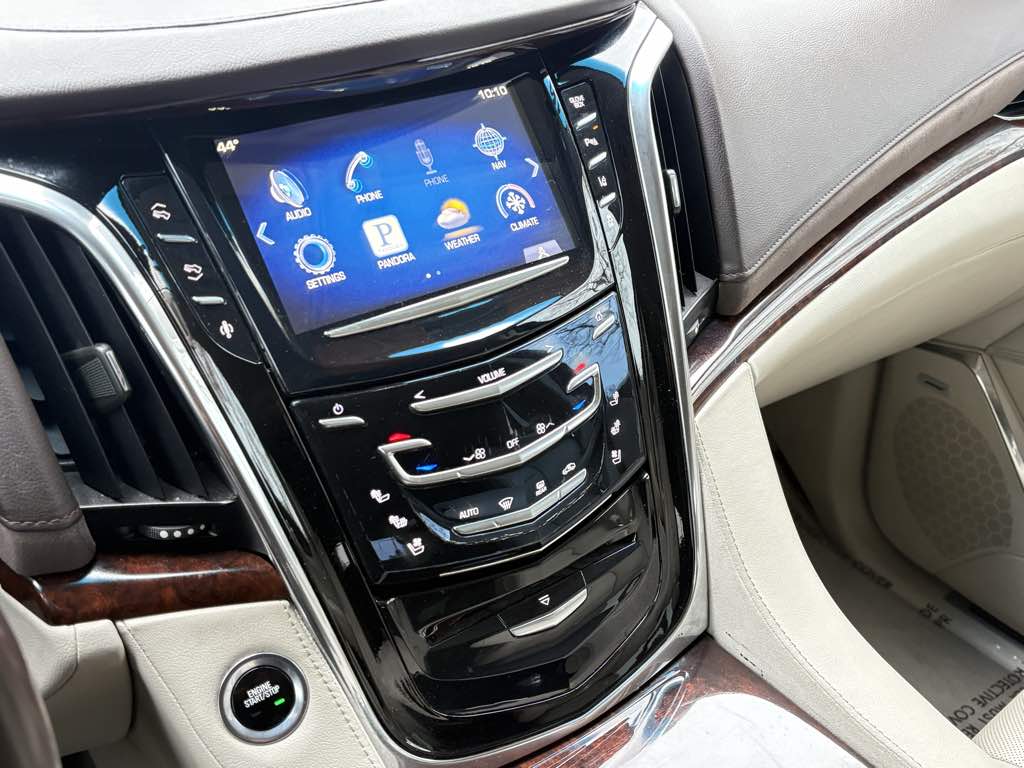 2015 Cadillac Escalade Luxury - Photo 15