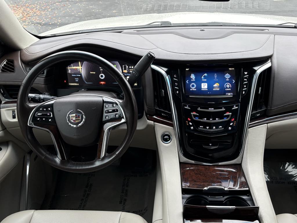 2015 Cadillac Escalade Luxury - Photo 16
