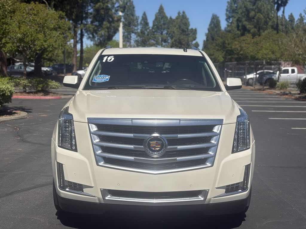 2015 Cadillac Escalade Luxury - Photo 2