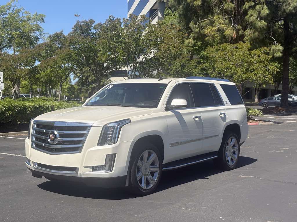 2015 Cadillac Escalade Luxury - Photo 3