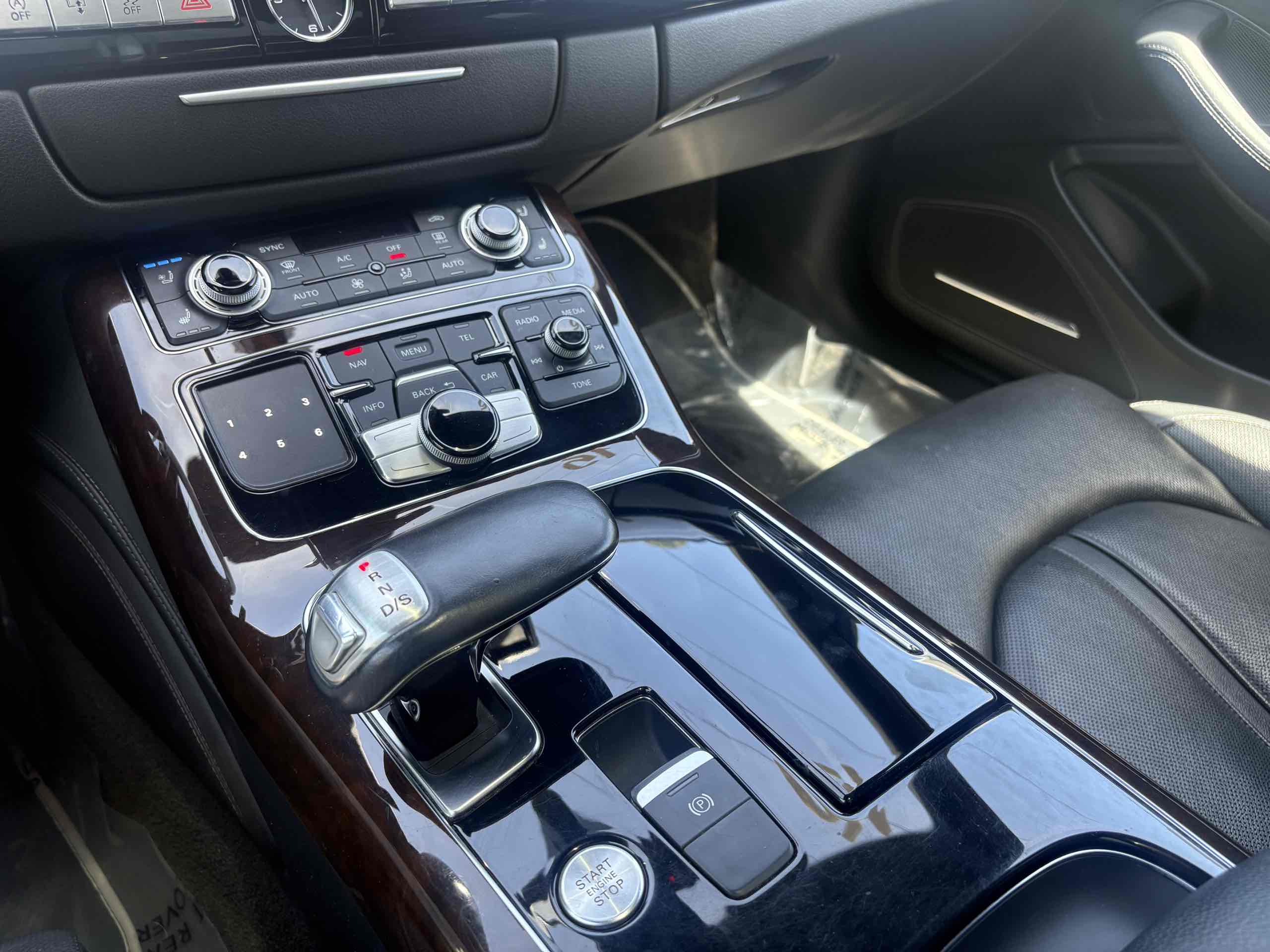 2015 Audi A8 Base - Photo 23