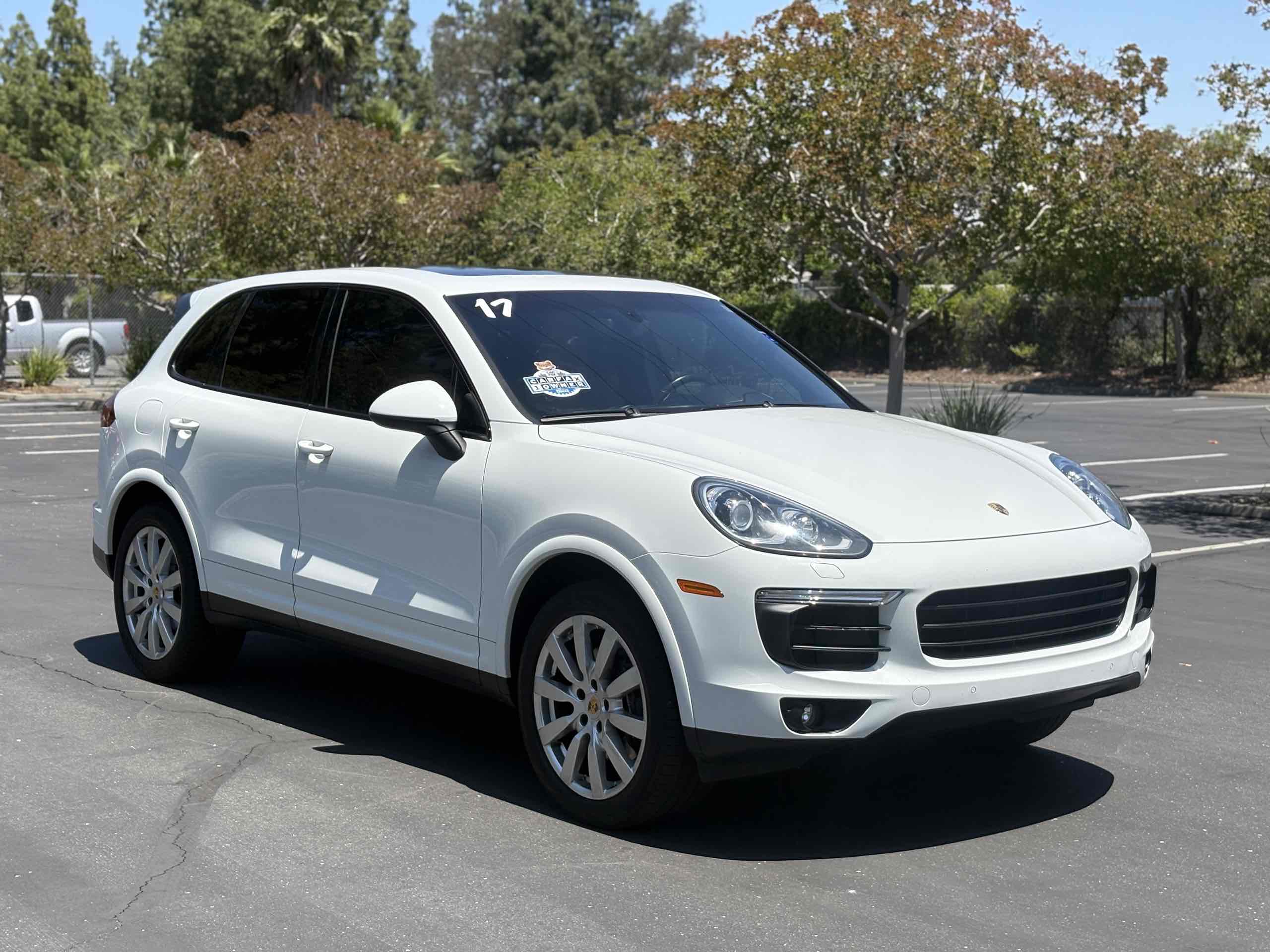 2017 Porsche Cayenne Platinum Edition's photo