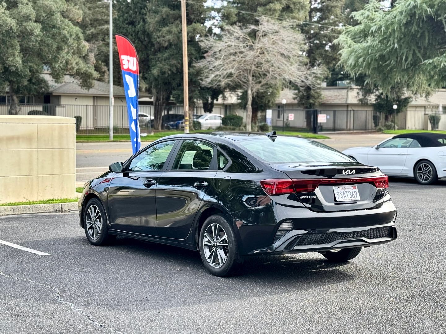 2023 Kia Forte LXS - Photo 5