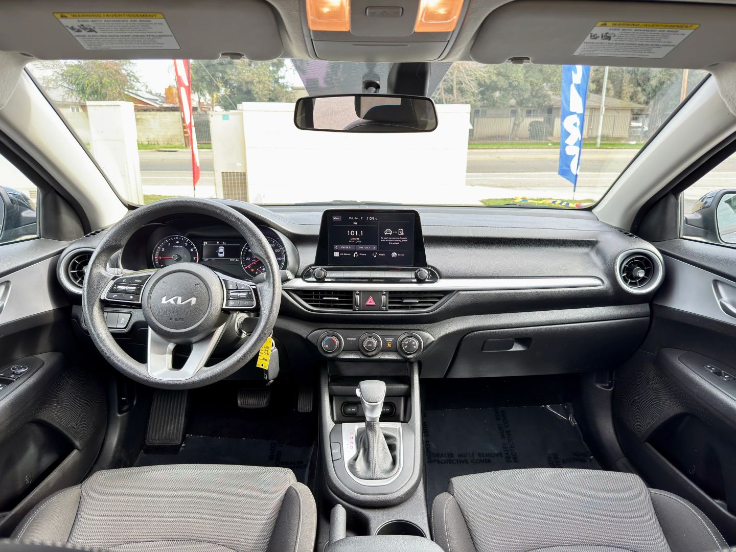 2023 Kia Forte LXS - Photo 6