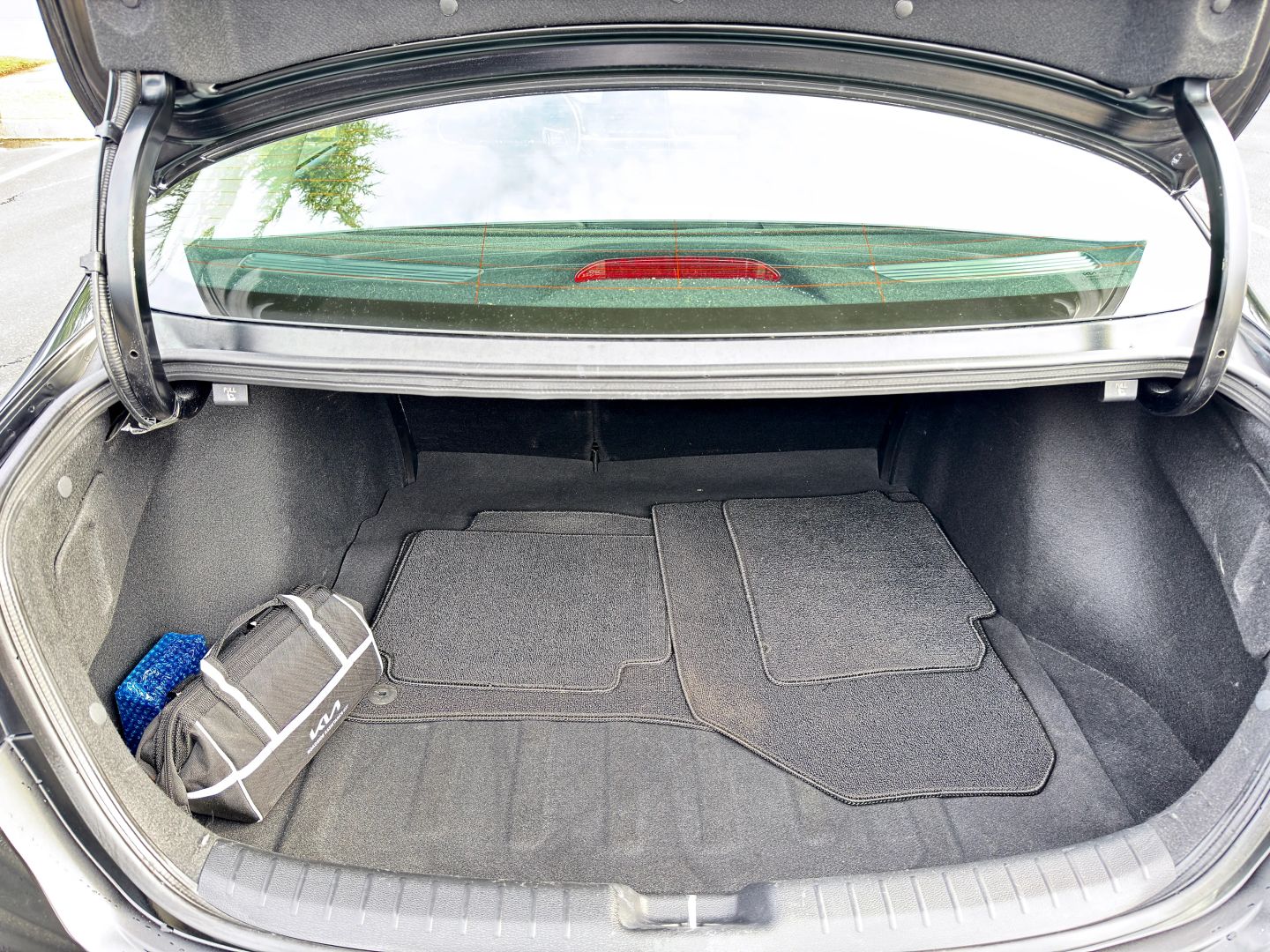 2023 Kia Forte LXS - Photo 13