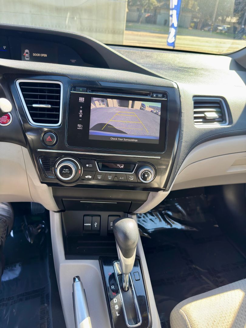 2015 Honda Civic Hybrid - Photo 9