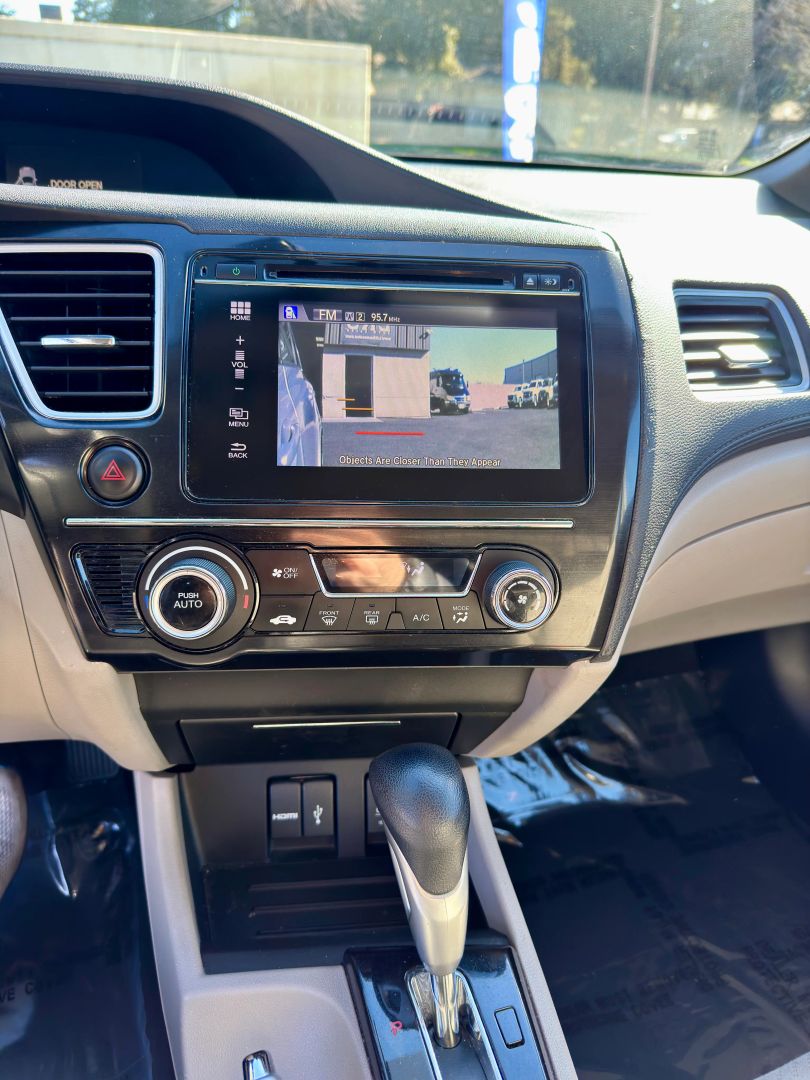 2015 Honda Civic Hybrid - Photo 10