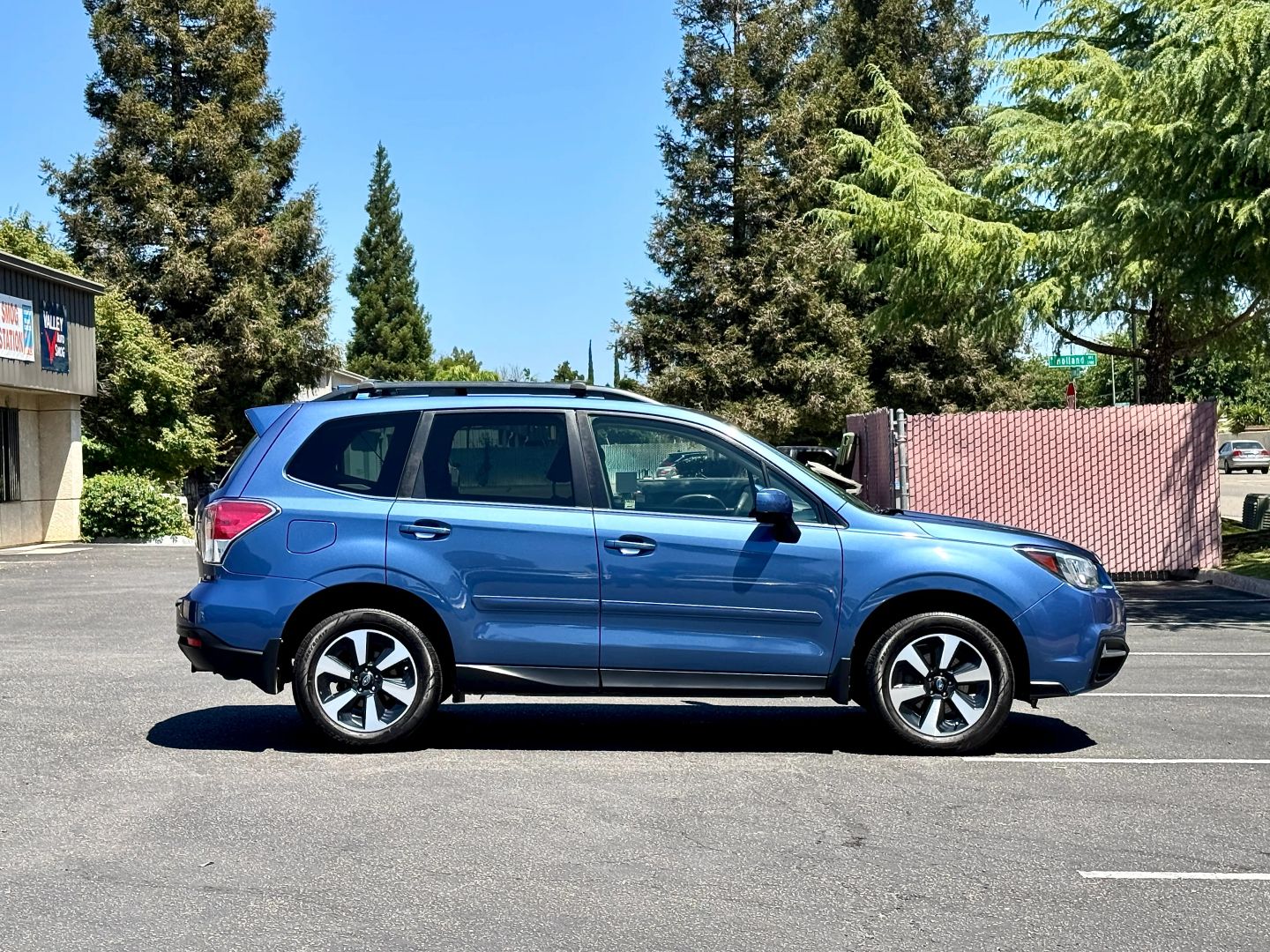 2018 Subaru Forester Limited - Photo 2
