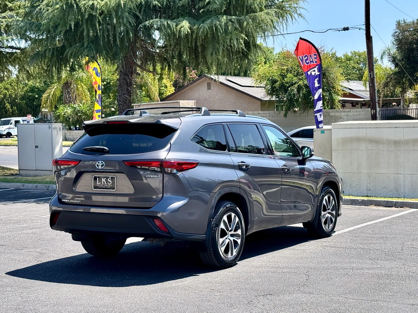2021 Toyota Highlander XLE - Photo 4