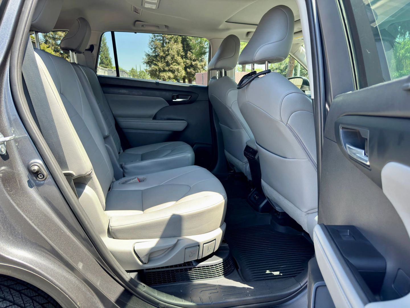2021 Toyota Highlander XLE - Photo 11