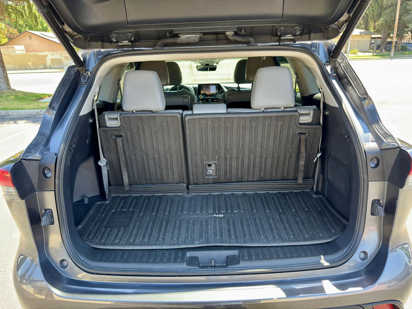 2021 Toyota Highlander XLE - Photo 12