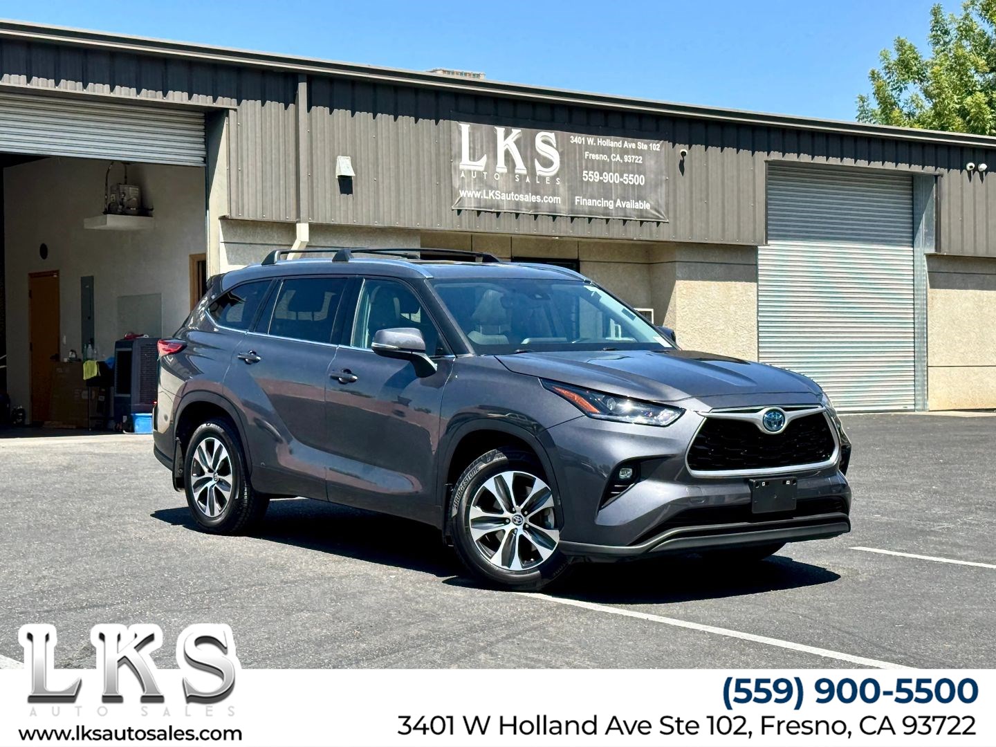 2021 Toyota Highlander XLE Hybrid 4x4's photo