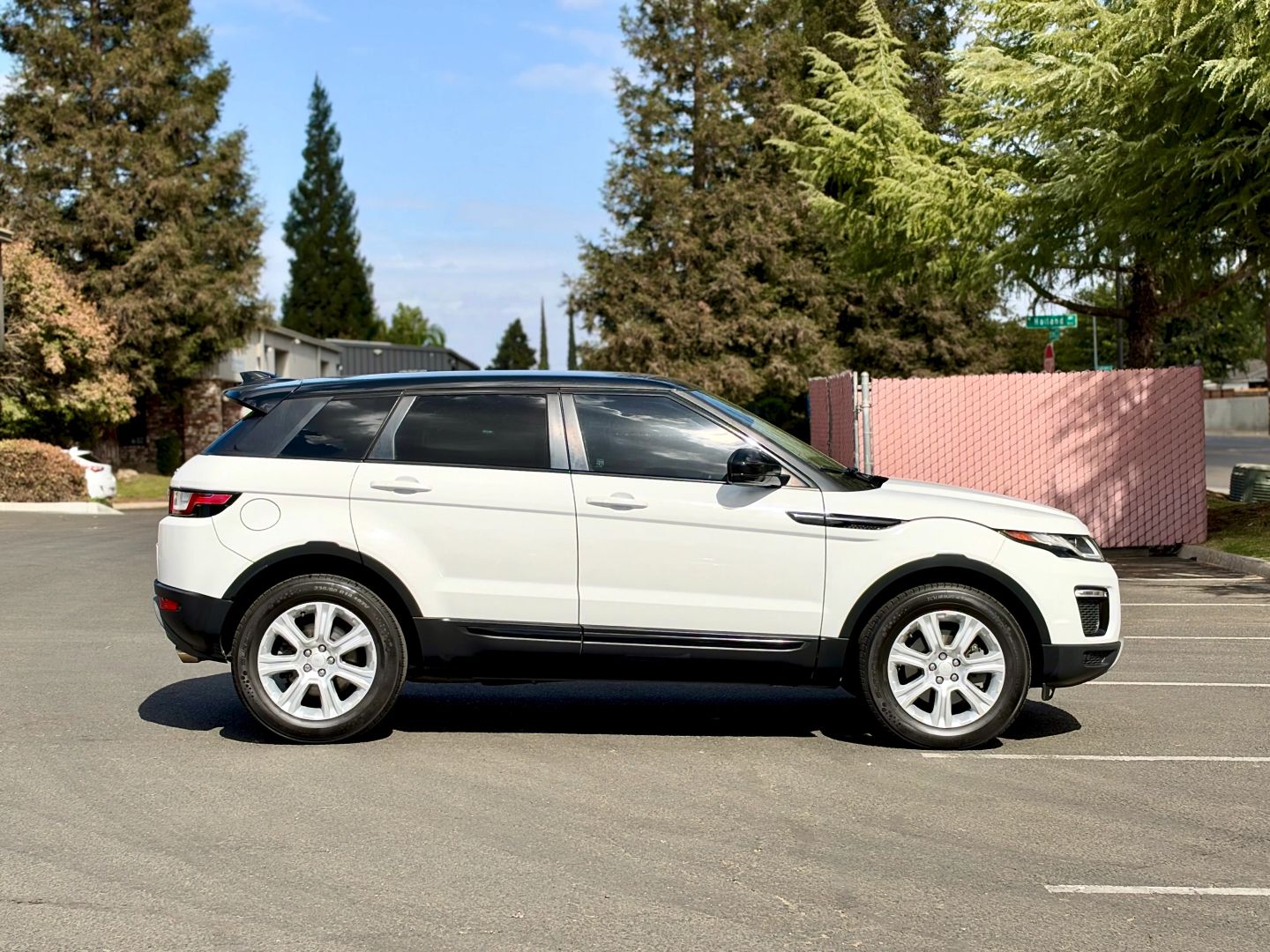 Photo 2 of this Land Rover Range Rover Evoque