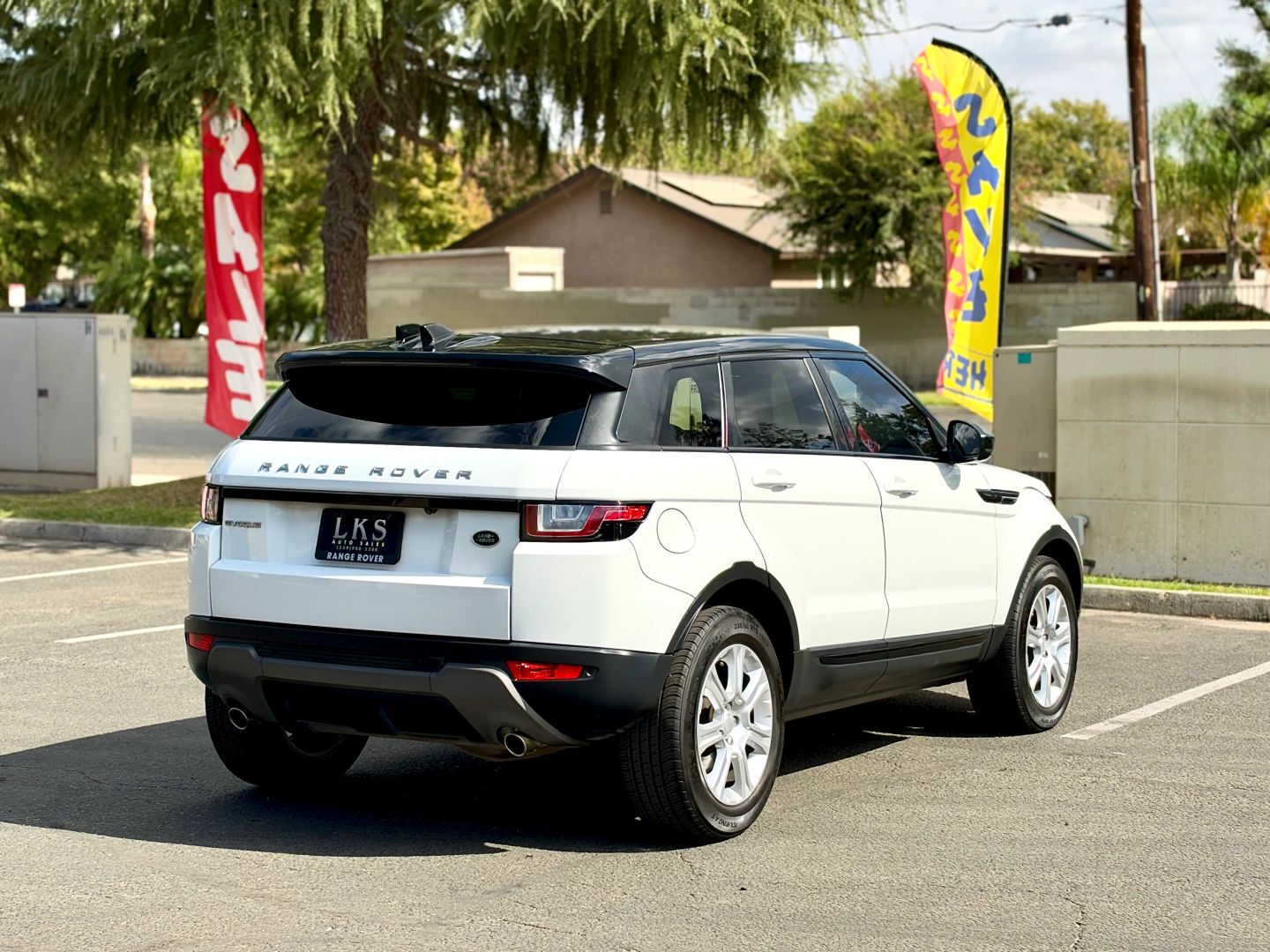 Photo 4 of this Land Rover Range Rover Evoque