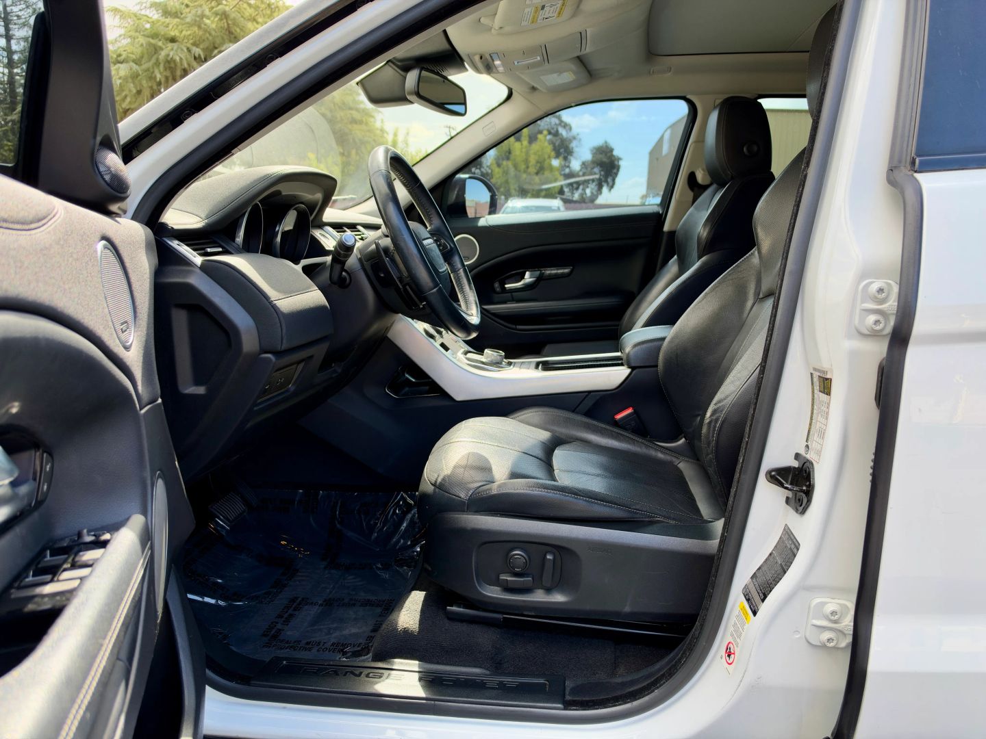Photo 7 of this Land Rover Range Rover Evoque
