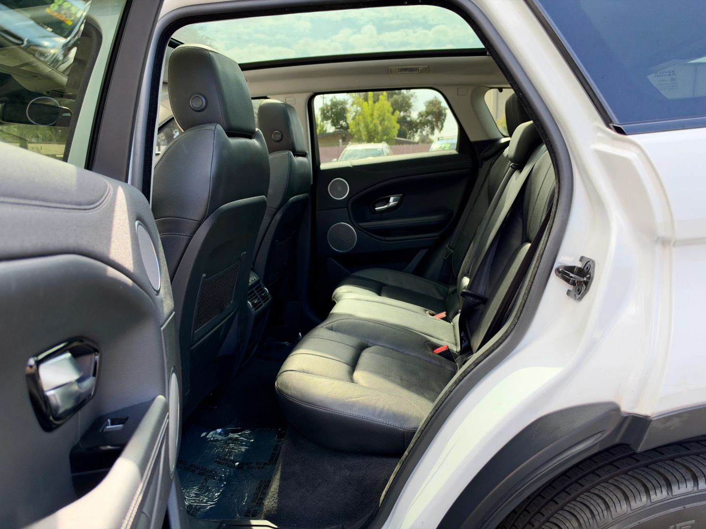 Photo 8 of this Land Rover Range Rover Evoque
