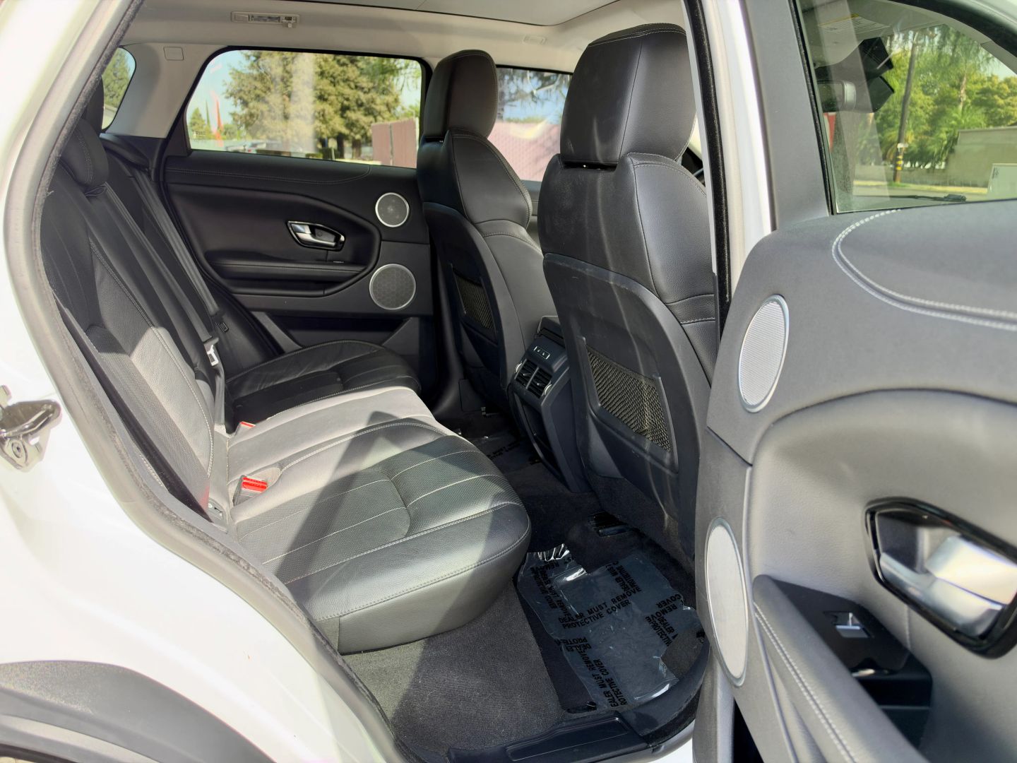 Photo 11 of this Land Rover Range Rover Evoque